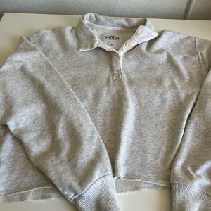 Cropped long sleeve with collar